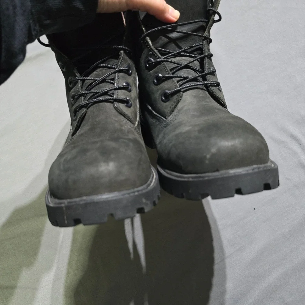 Timberland 6-Inch Premium Boot Kids Size 4.5 Black Waterproof Nubuck 12907